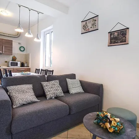 Awesome In With 2 Bedrooms And Wifi Feriehus Chiusavecchia