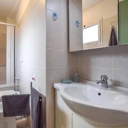 Awesome In With 2 Bedrooms And Wifi Feriehus Chiusavecchia